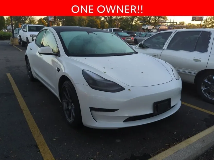 2023 Tesla Model 3 photo 1