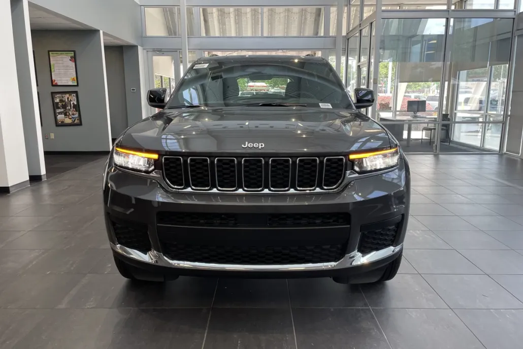 2025 Jeep Grand Cherokee Laredo X photo 1