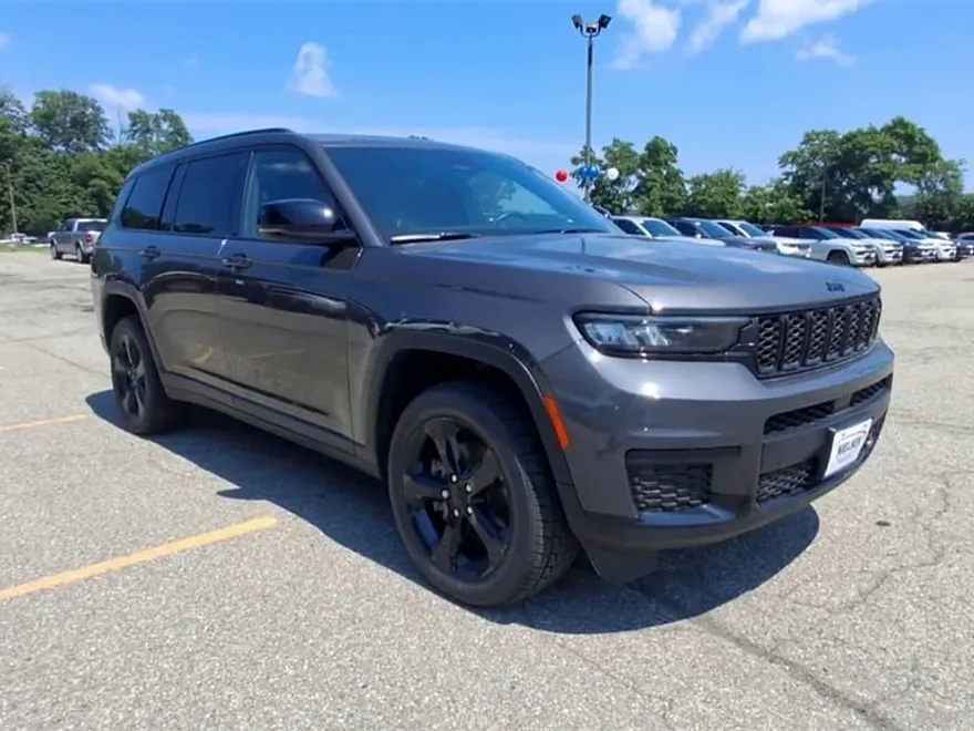2023 Jeep Grand Cherokee Altitude photo 1