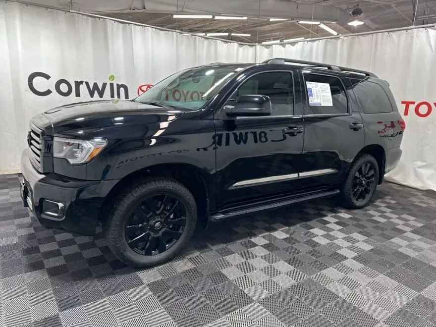 2021 Toyota Sequoia photo 1