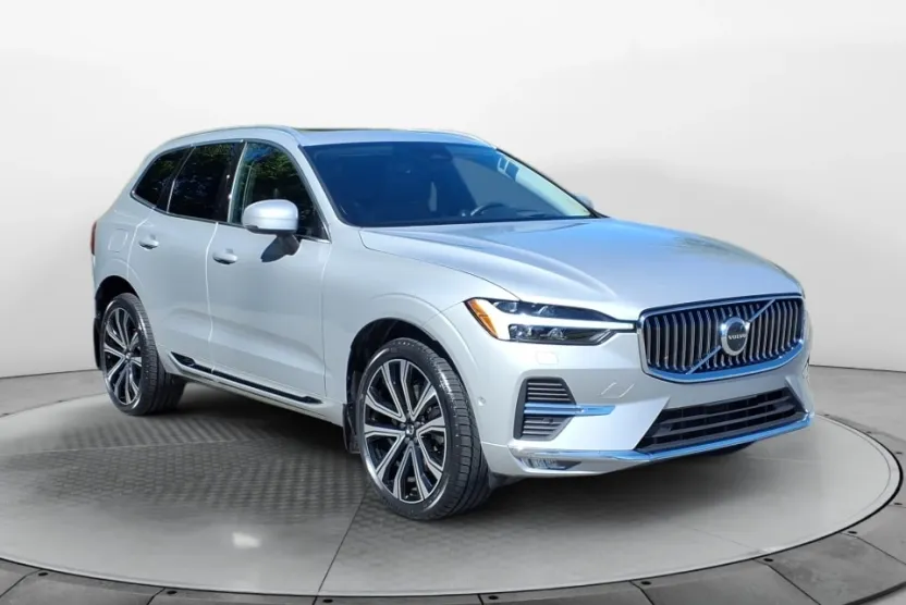 2023 Volvo XC60 B5 Ultimate photo 1