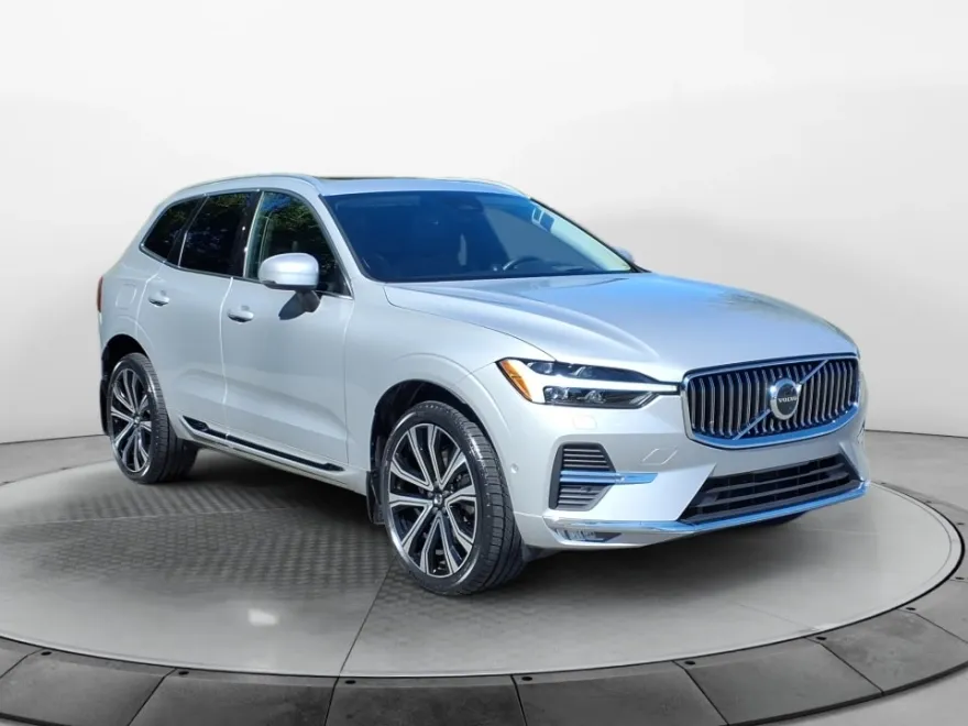 2023 Volvo XC60 B5 Ultimate photo 1