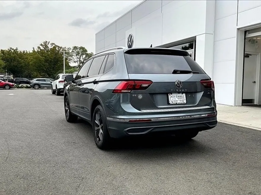 2022 Volkswagen Tiguan SE photo 1