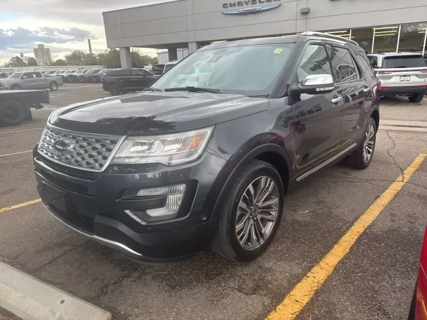 2017 Ford Explorer Platinum photo 1