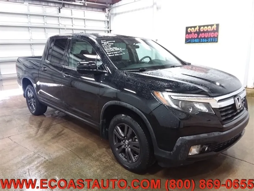 2017 Honda Ridgeline Sport photo 1