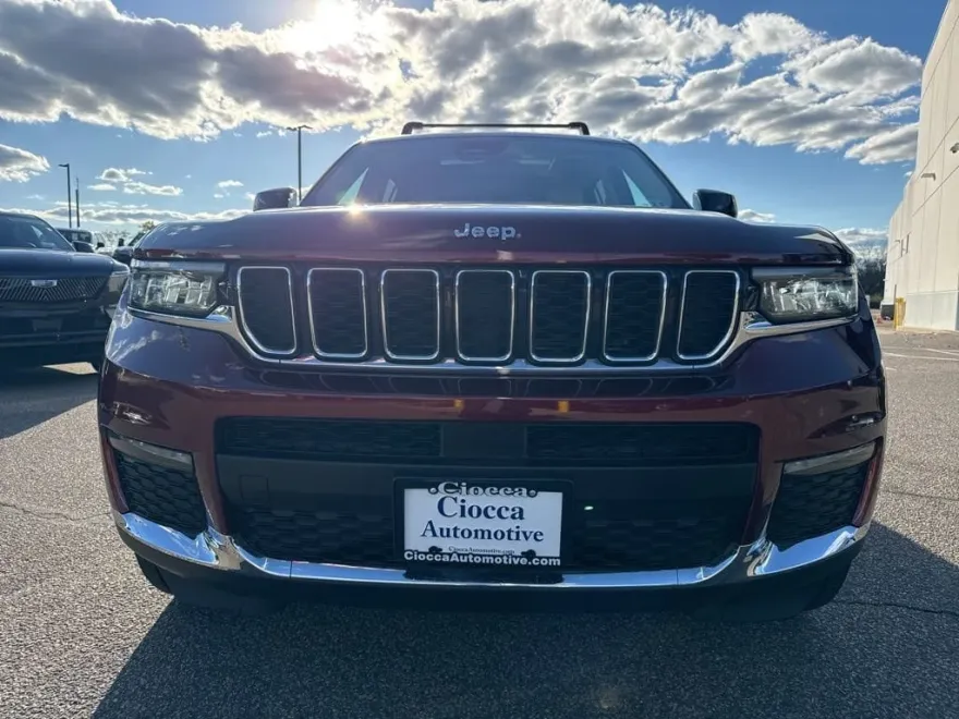 2022 Jeep Grand Cherokee Limited photo 1