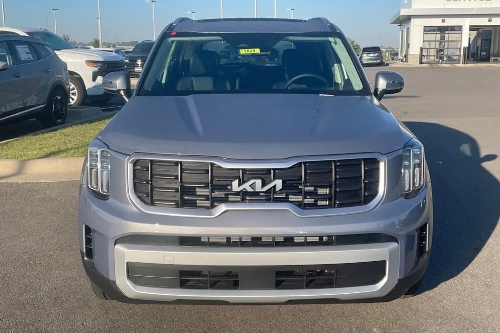 2025 Kia Telluride S photo 1