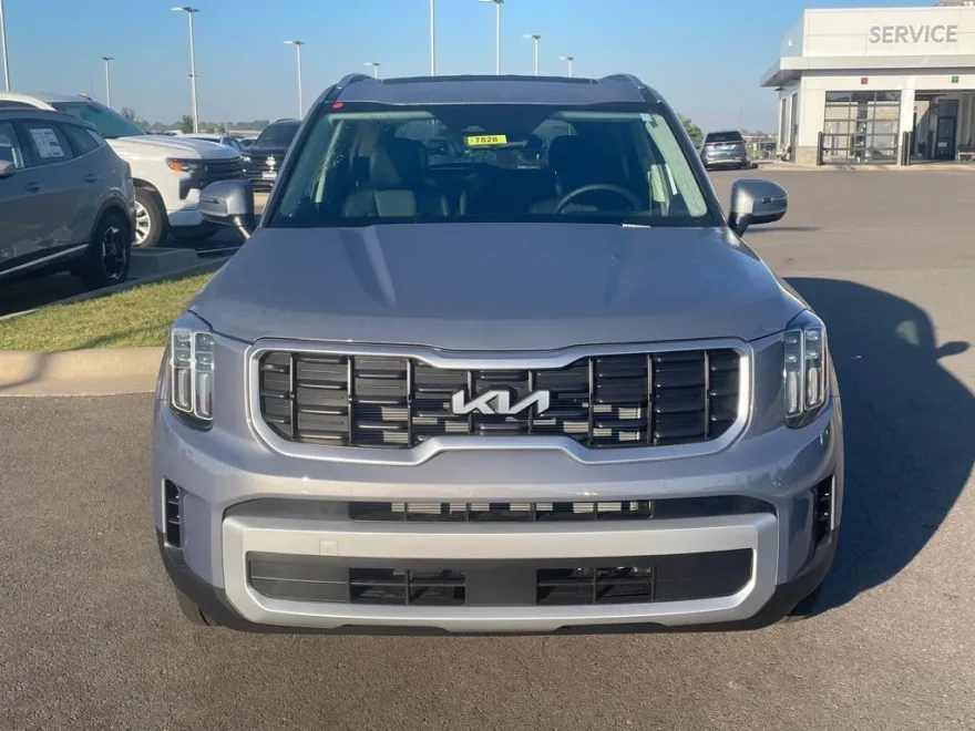 2025 Kia Telluride S photo 1