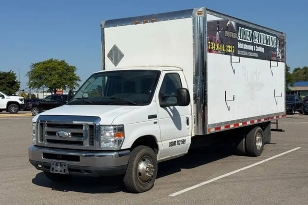2015 Ford E-350 photo 1