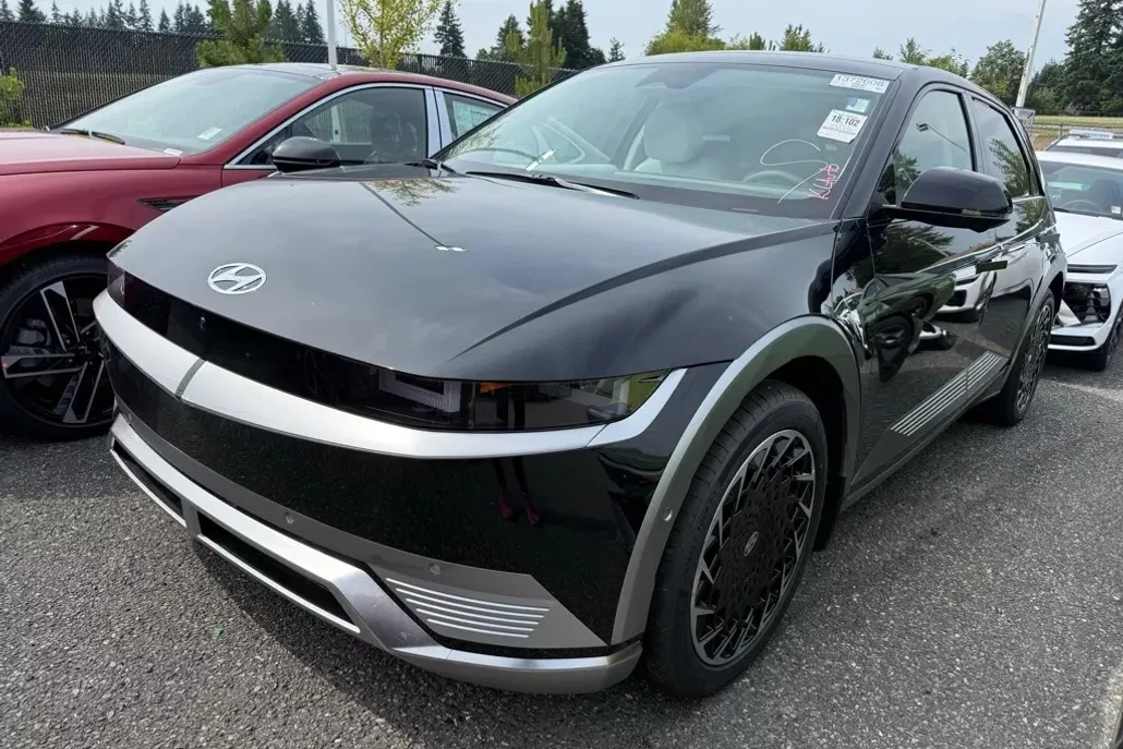 2024 Hyundai Ioniq 5 Limited photo 1