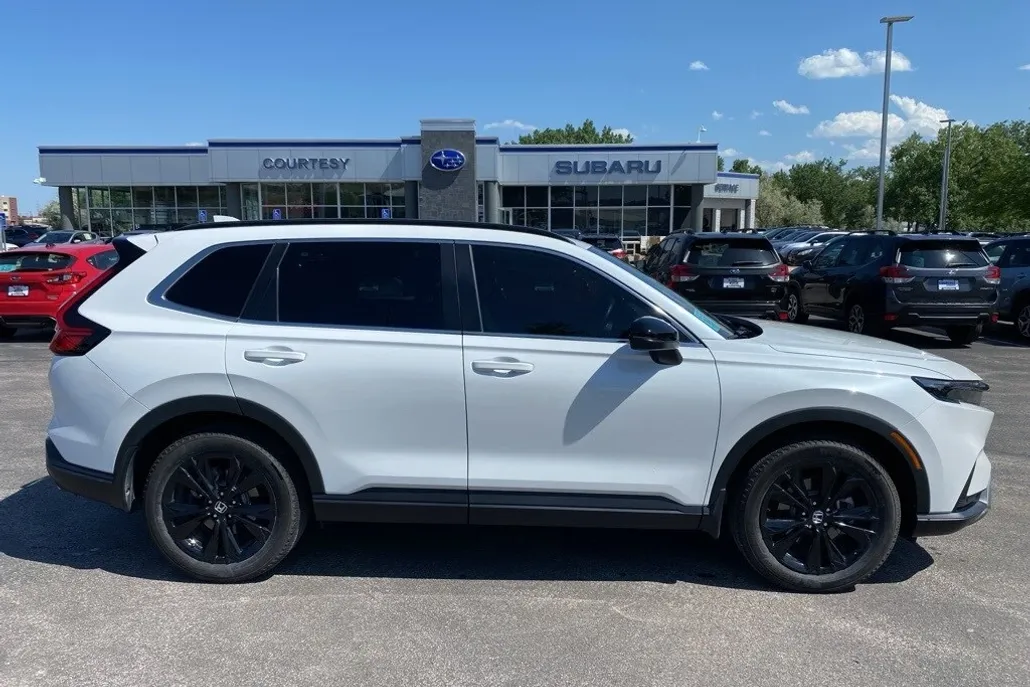 2024 Honda CR-V Hybrid Sport Touring photo 1
