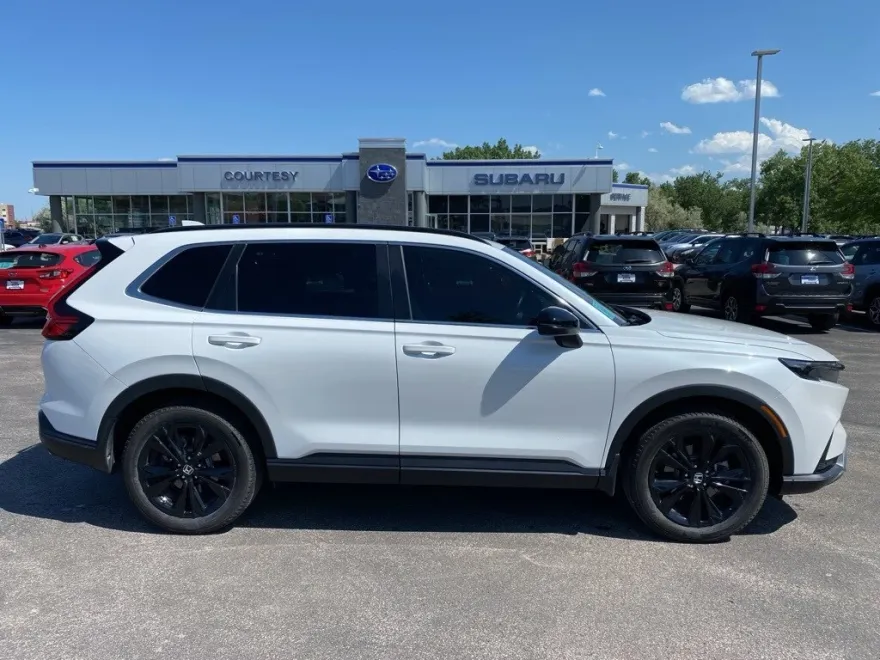 2024 Honda CR-V Hybrid Sport Touring photo 1