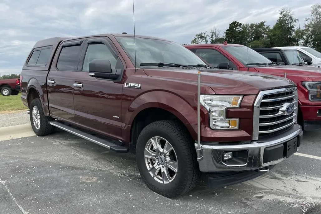 2017 Ford F-150 XLT photo 1