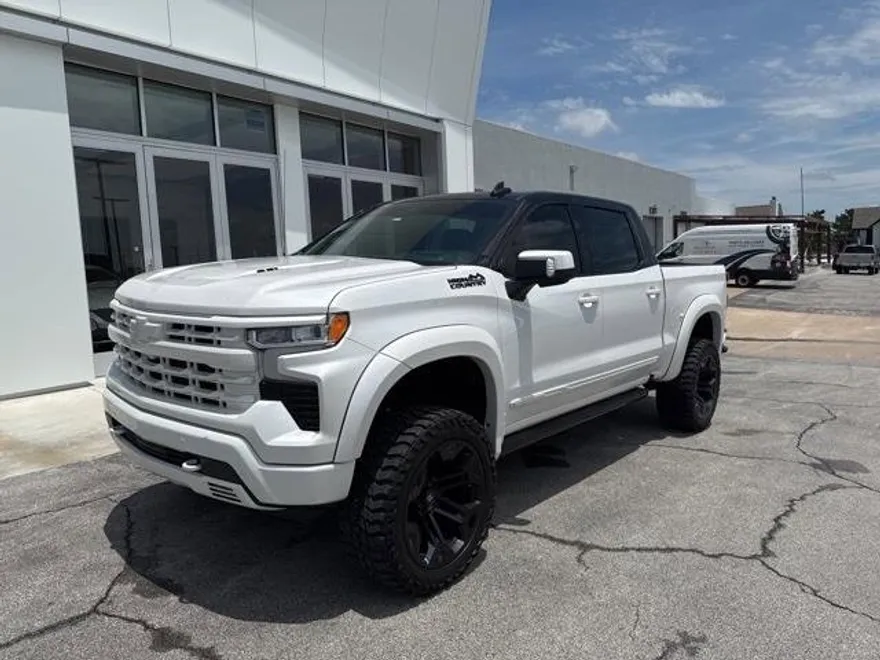 2023 Chevrolet Silverado 1500 High Country photo 1