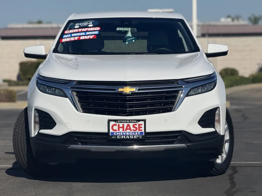 2024 Chevrolet Equinox LT photo 1