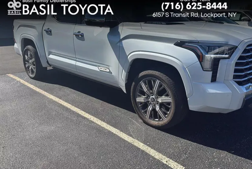 2022 Toyota Tundra CapStone CrewMax photo 1