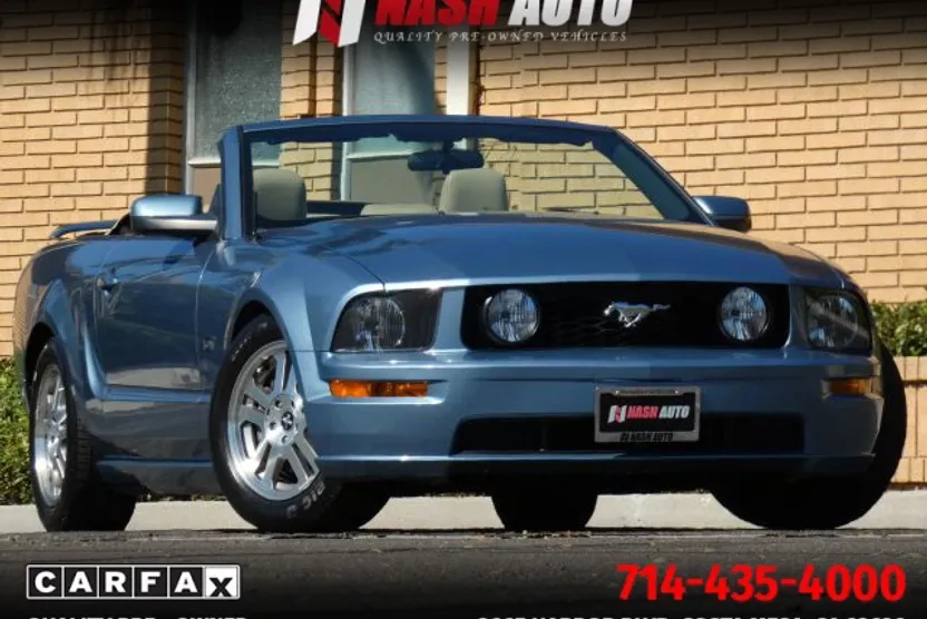 2006 Ford Mustang GT Deluxe Convertible photo 1