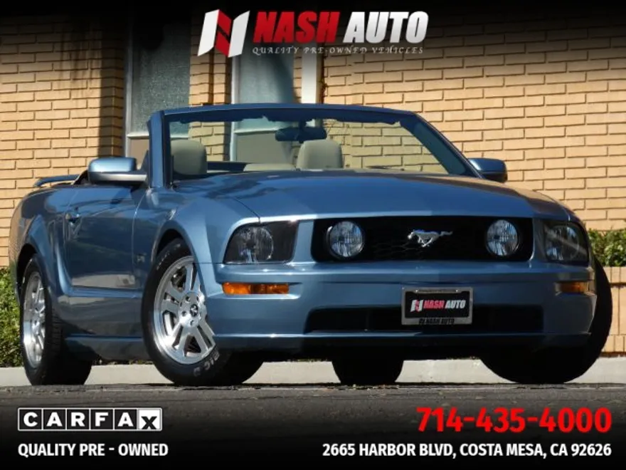 2006 Ford Mustang GT Deluxe Convertible photo 1