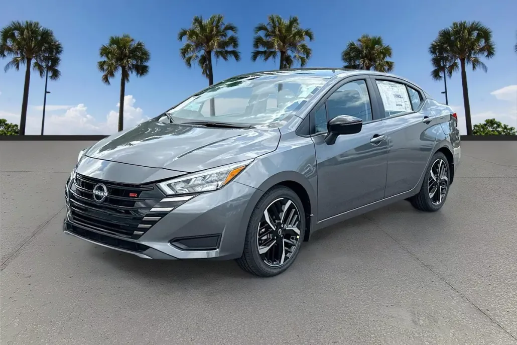 2025 Nissan Versa SR photo 1