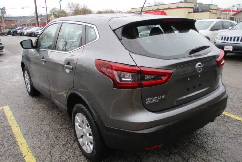 2020 Nissan Rogue Sport S photo 1