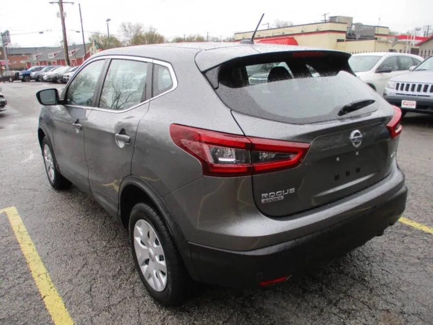 2020 Nissan Rogue Sport S photo 1