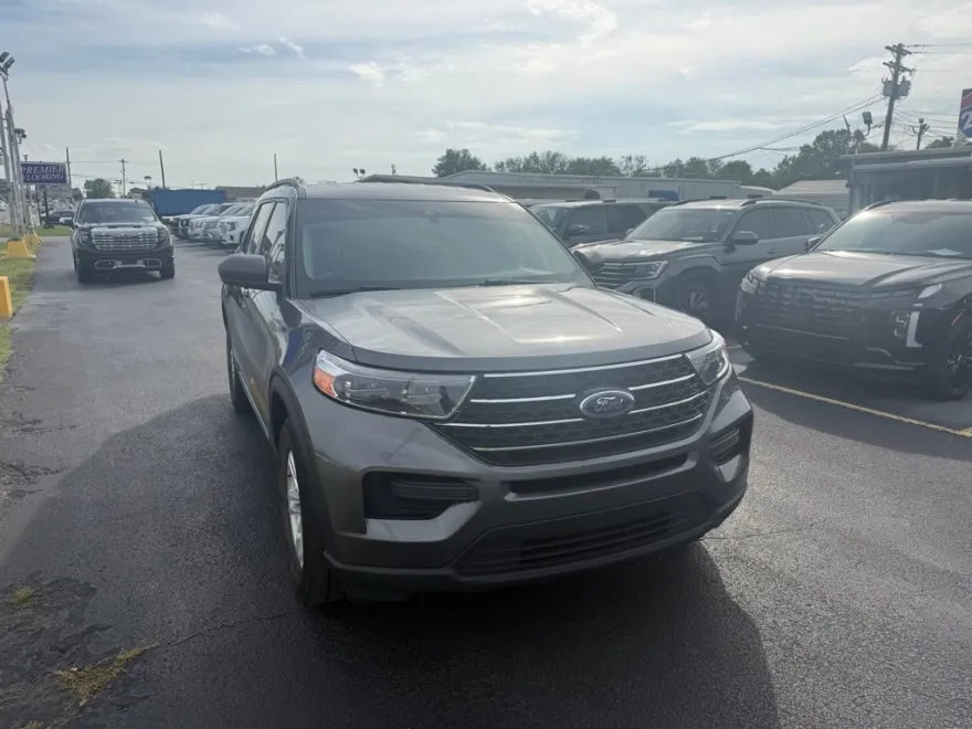 2022 Ford Explorer XLT photo 1
