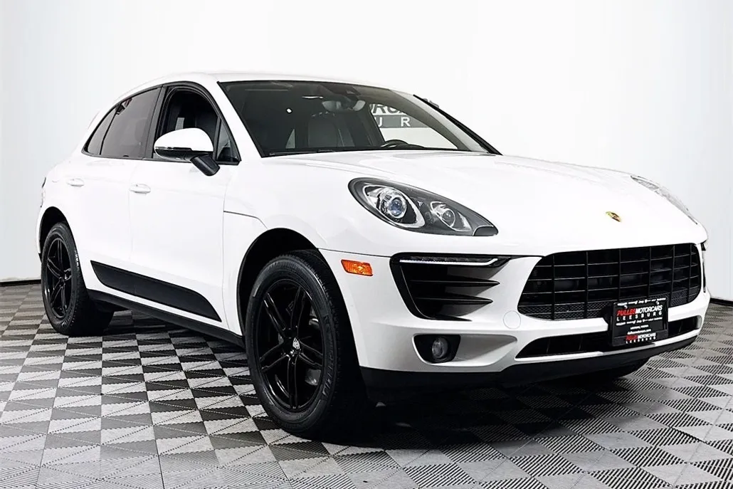 2017 Porsche Macan Base photo 1