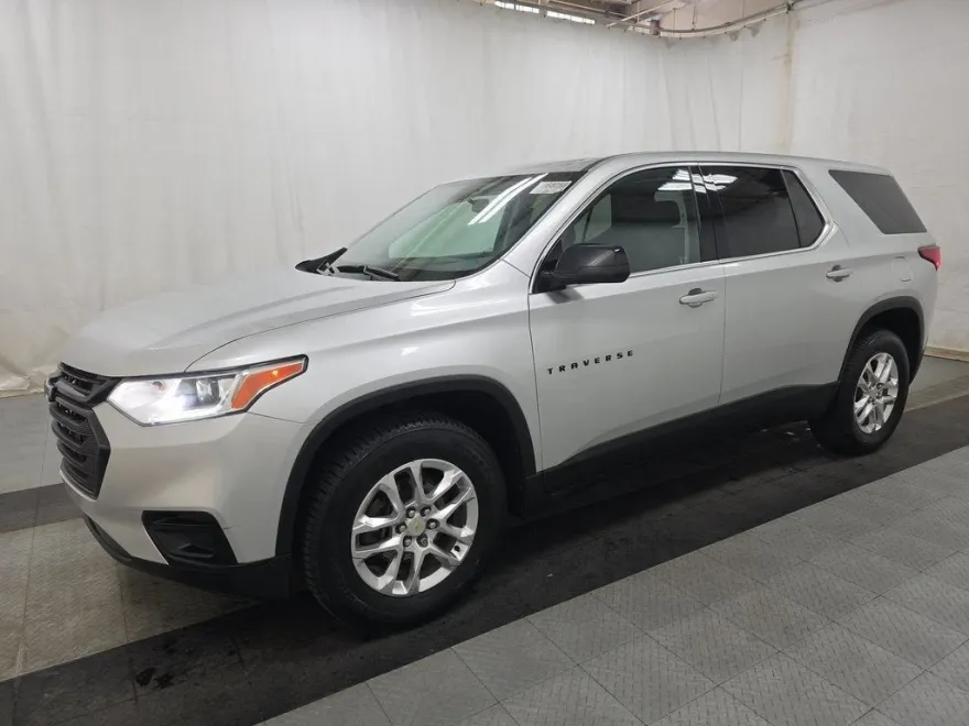 2020 Chevrolet Traverse LS photo 1