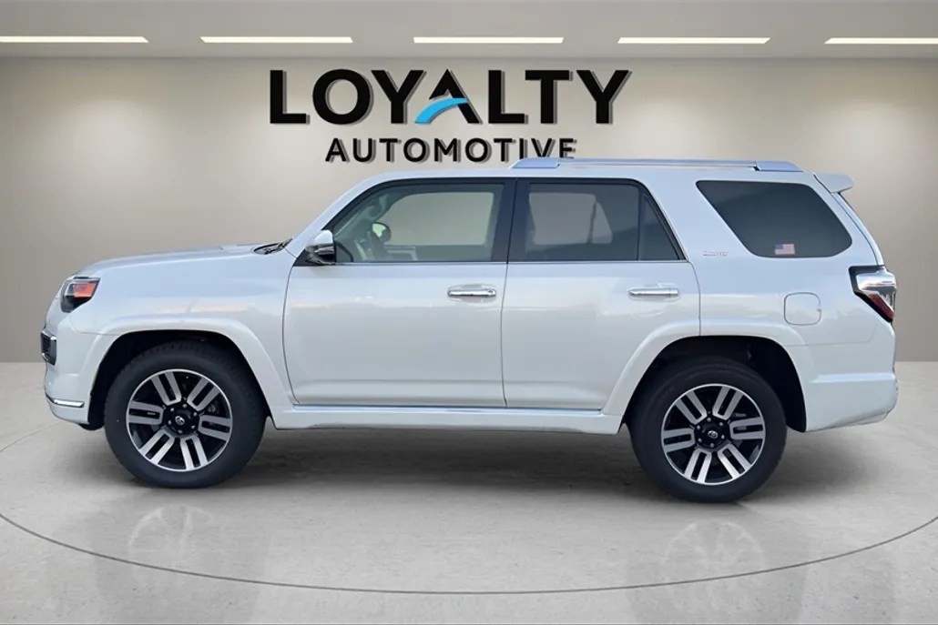 2023 Toyota 4Runner Limited photo 1
