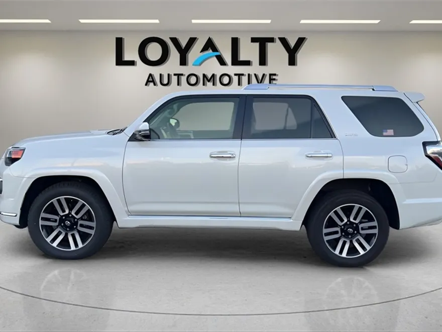 2023 Toyota 4Runner Limited photo 1