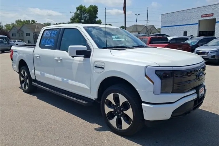 2023 Ford F-150 Lightning photo 1