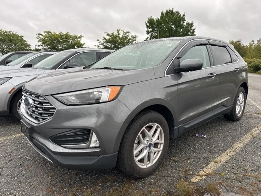 2022 Ford Edge SEL photo 1