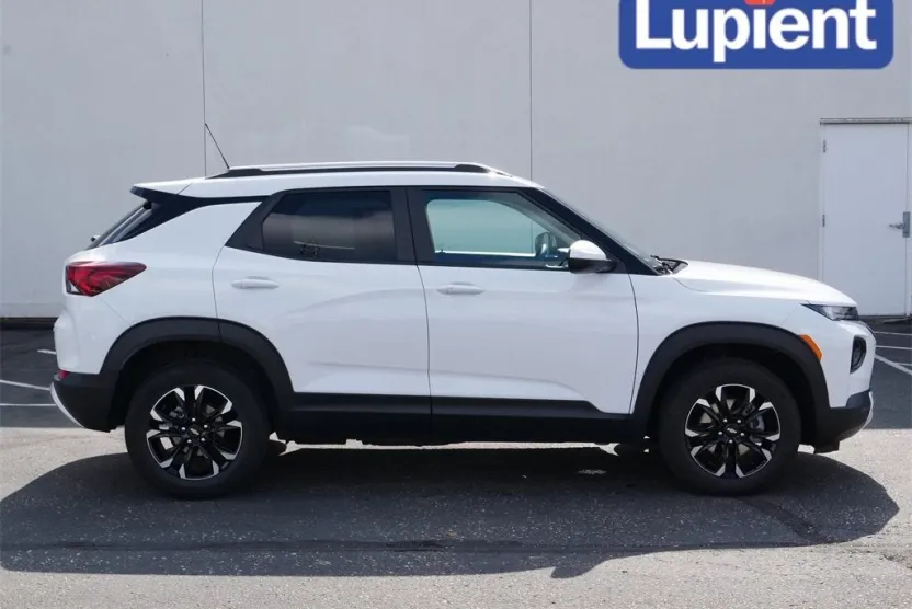 2023 Chevrolet Trailblazer LT photo 1