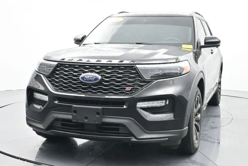 2021 Ford Explorer ST photo 1