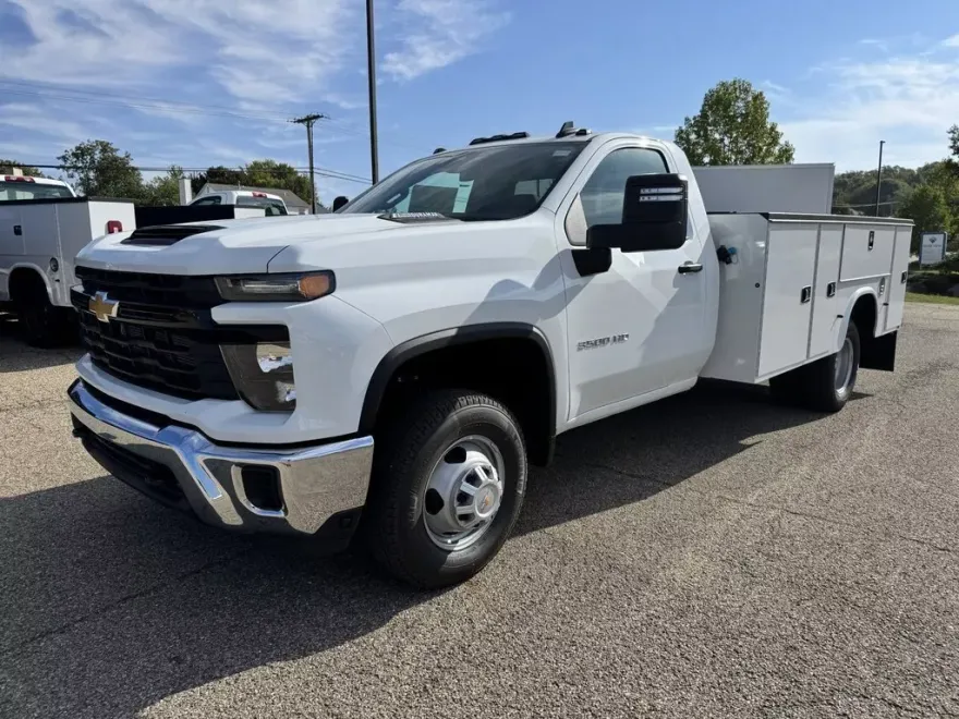 2025 Chevrolet Silverado 3500HD Work Truck photo 1