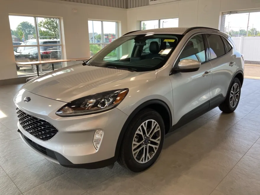 2020 Ford Escape SEL photo 1