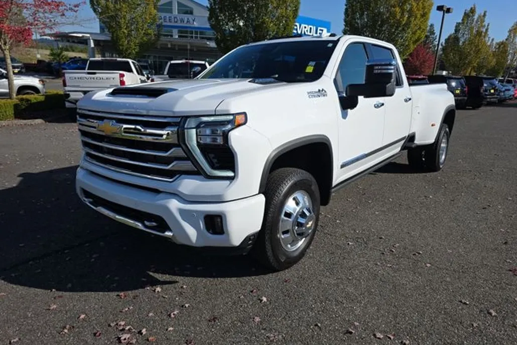 2024 Chevrolet Silverado 3500HD High Country photo 1