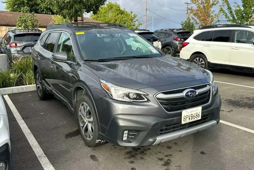 2020 Subaru Outback Limited photo 1