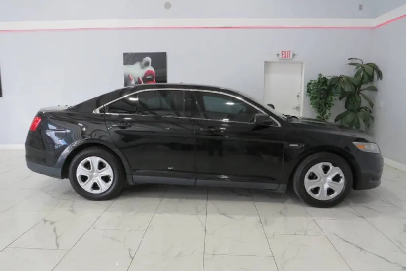 2014 Ford Taurus photo 1