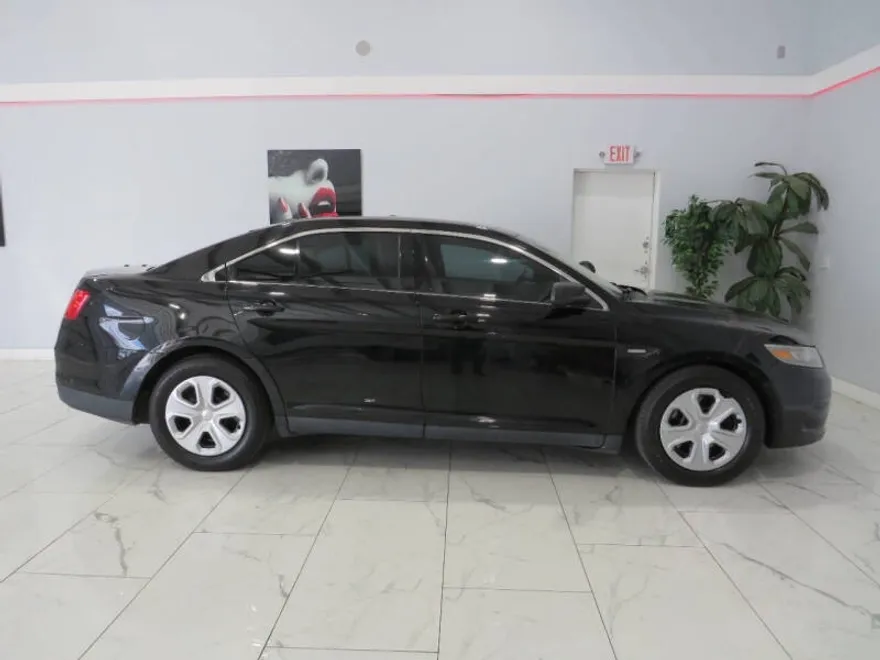 2014 Ford Taurus photo 1