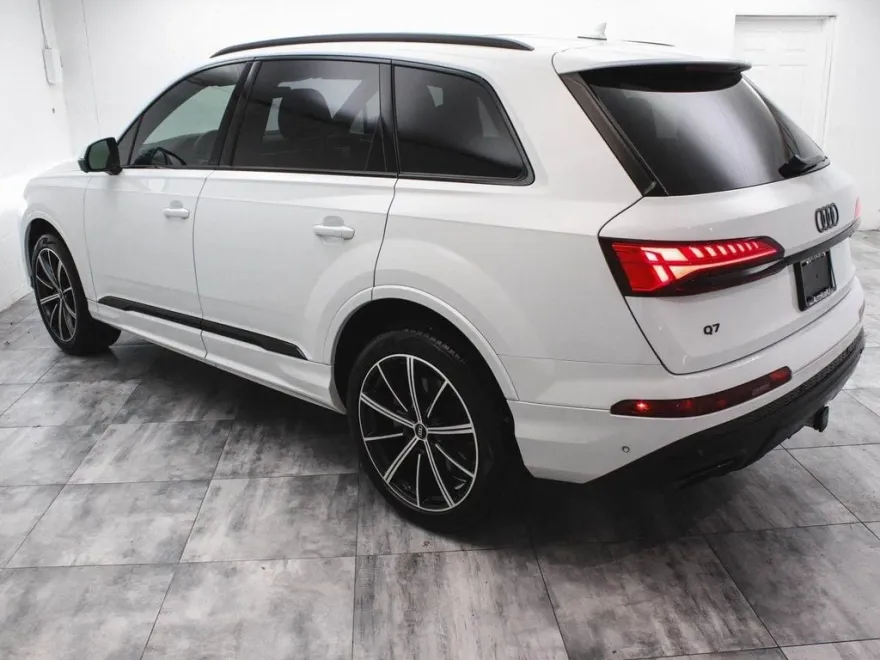 2025 Audi Q7 45 Premium Plus photo 1