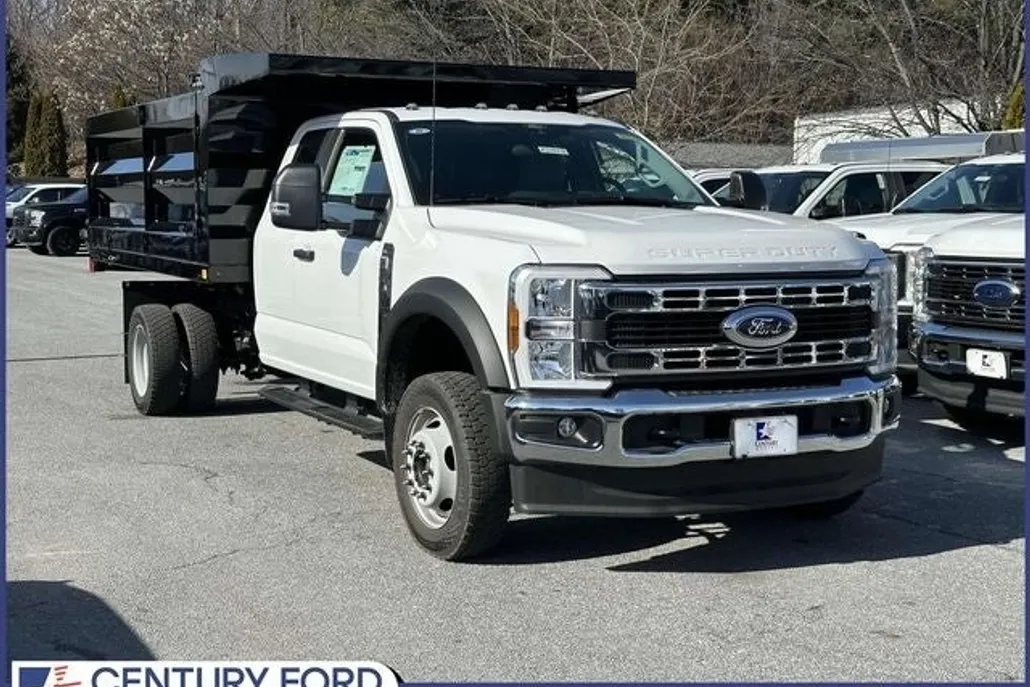 2024 Ford F-550 photo 1