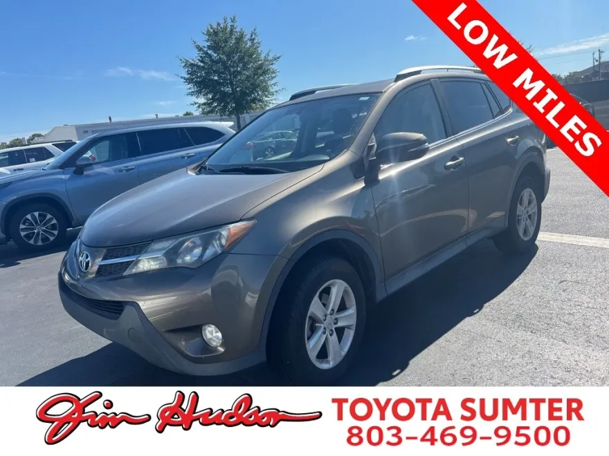 2014 Toyota RAV4 XLE photo 1
