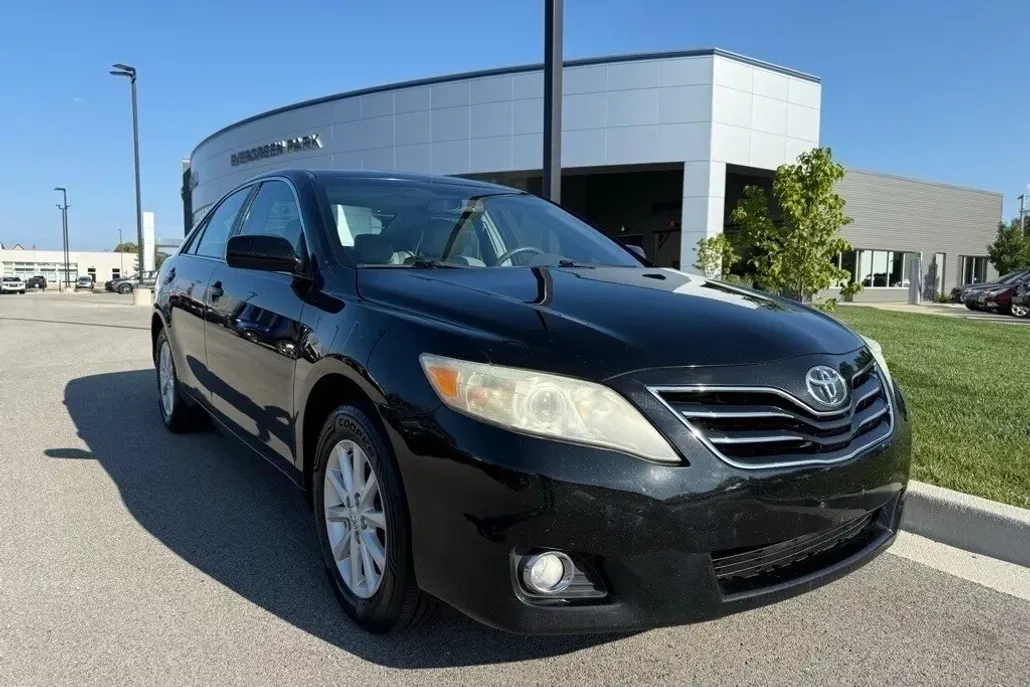 2011 Toyota Camry XLE photo 1