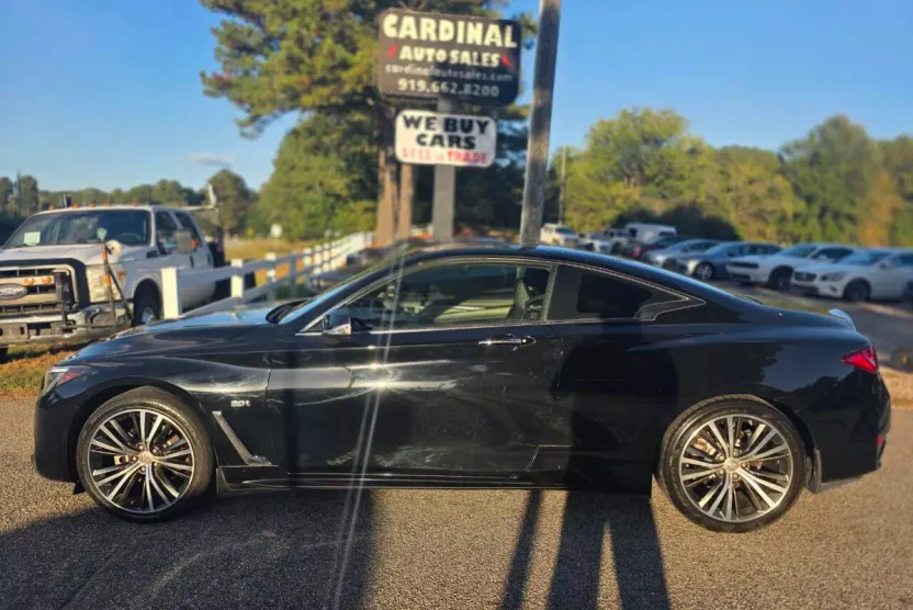 2017 Infiniti Q60 2.0t Premium Coupe photo 1