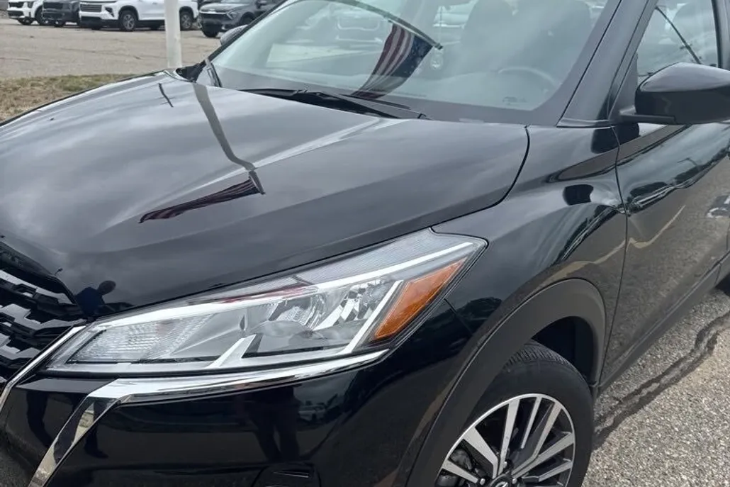 2021 Nissan Kicks SV photo 1