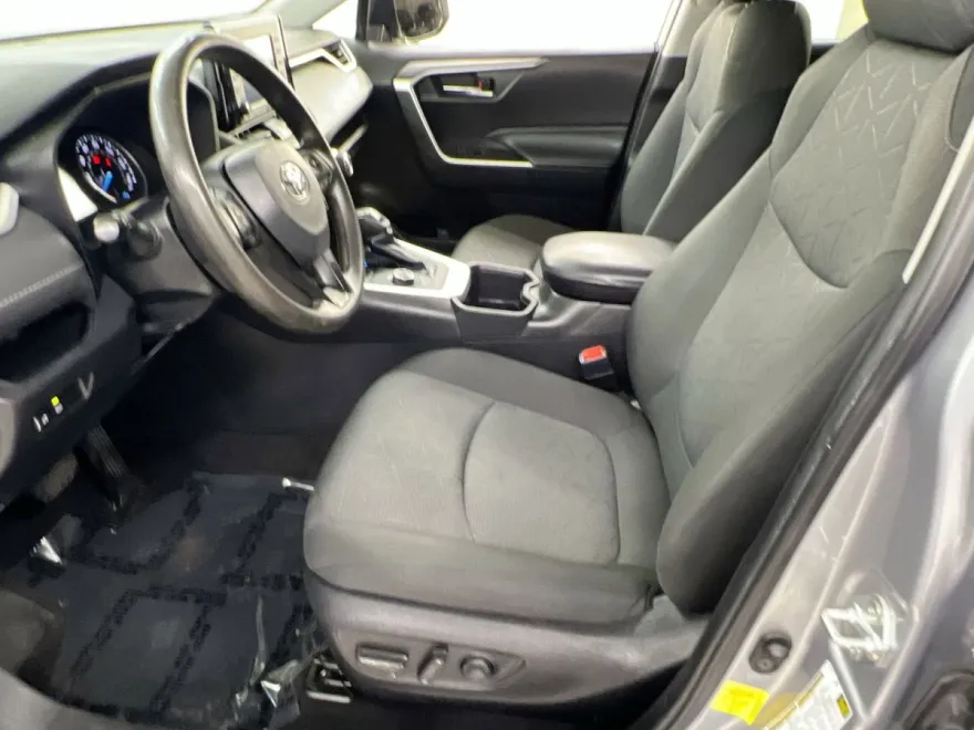 2022 Toyota RAV4 Hybrid XLE photo 1