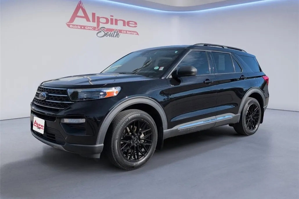 2021 Ford Explorer XLT photo 1