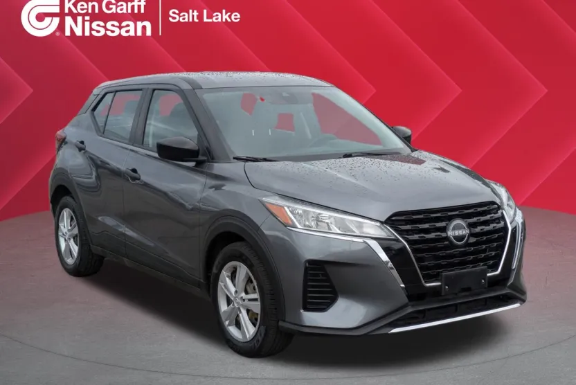 2023 Nissan Kicks S photo 1