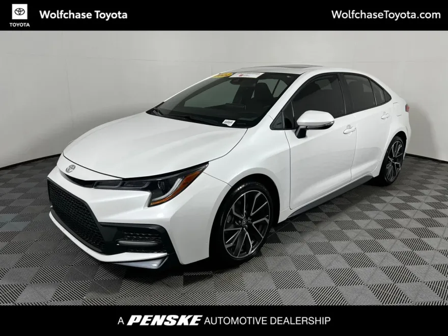 2022 Toyota Corolla SE photo 1
